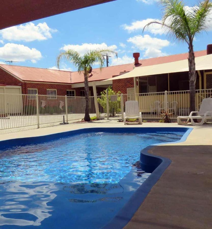 The Lydoun Motel Chiltern Exterior photo